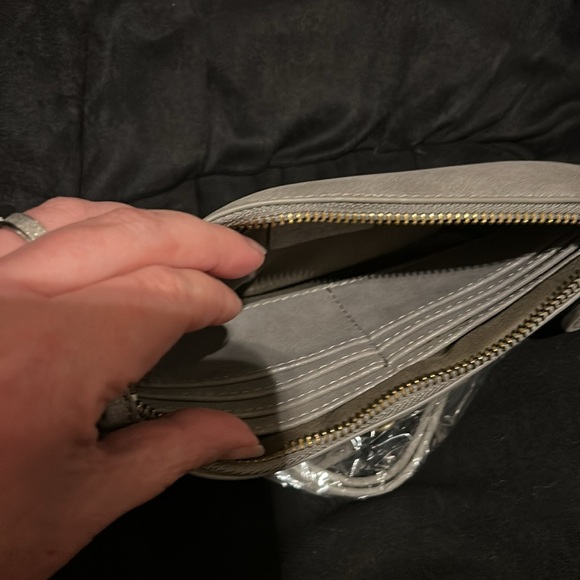 Joy Susan Brand Gray Mia Crossbody/Wristlet bag: NWT - Picture 4 of 6